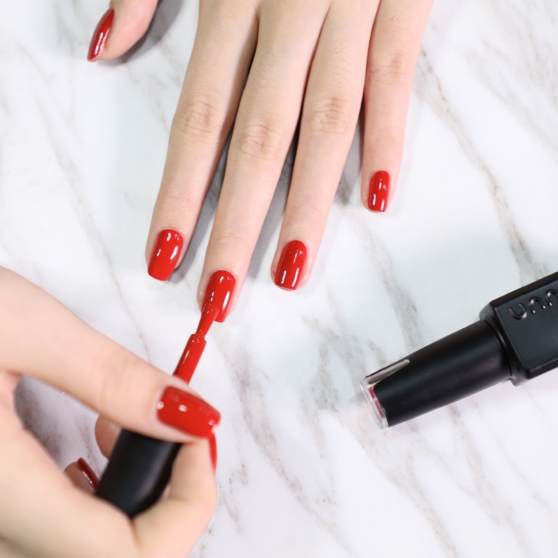 Professioneller rosafarbener Nagellack für den Nagelstudio-Shop